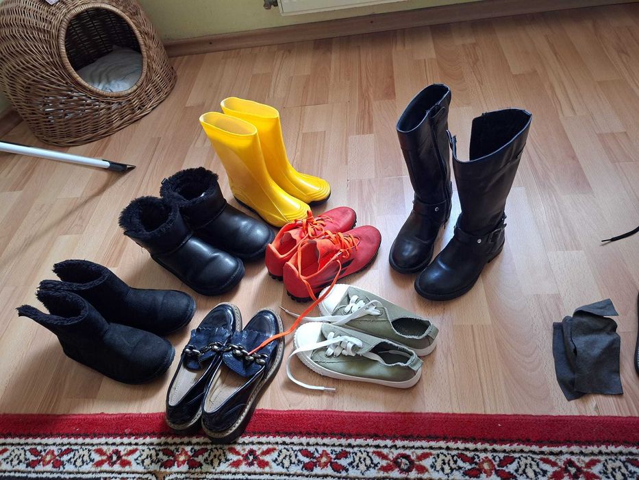 Adidasi Adidas marimea 33,5-34,5