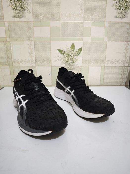 Кроссовки Asics Magic Speed