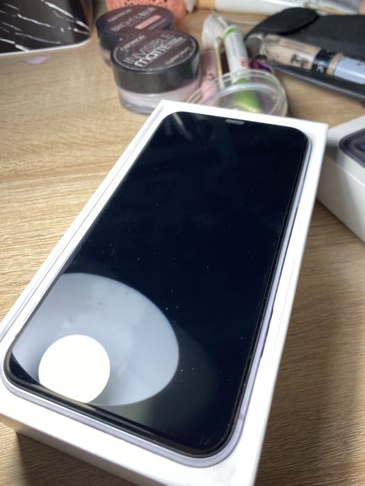 iPhone 11  64gbb