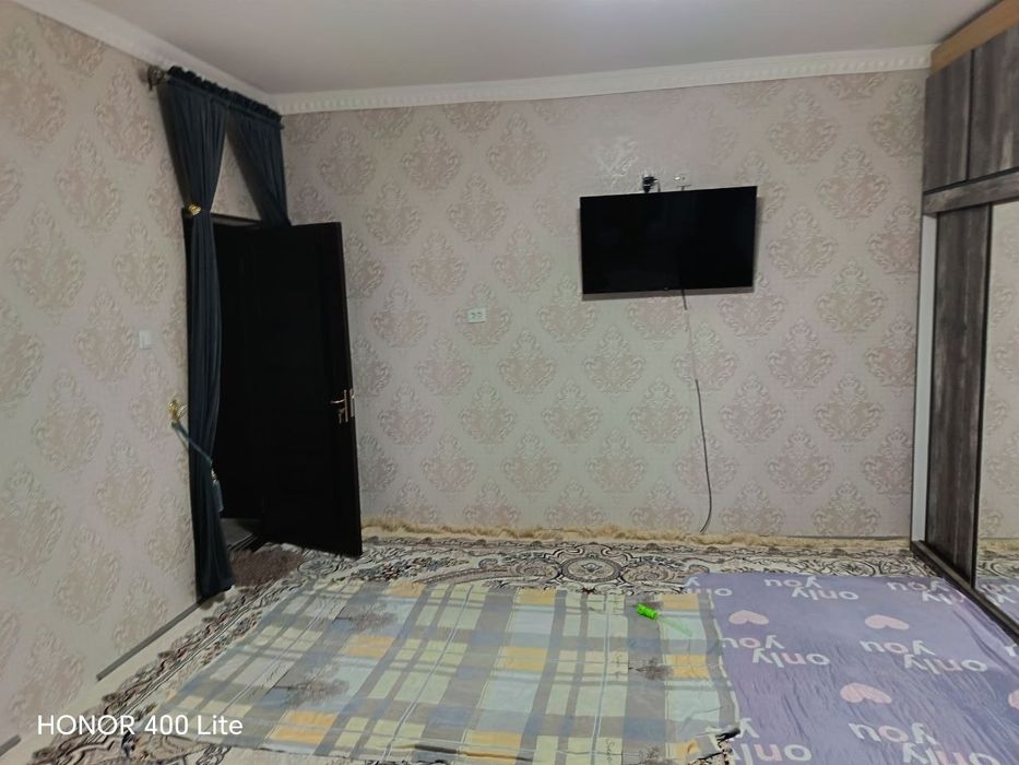 Yashnobod Kadeshva bozori 1 xonali uy i srochna sotiladi