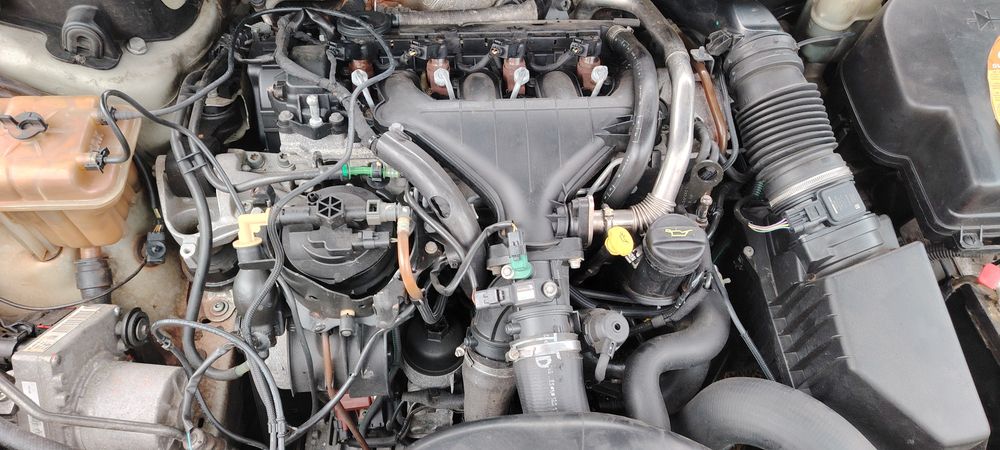 Продавам Пежо 407 на Части 2hdi