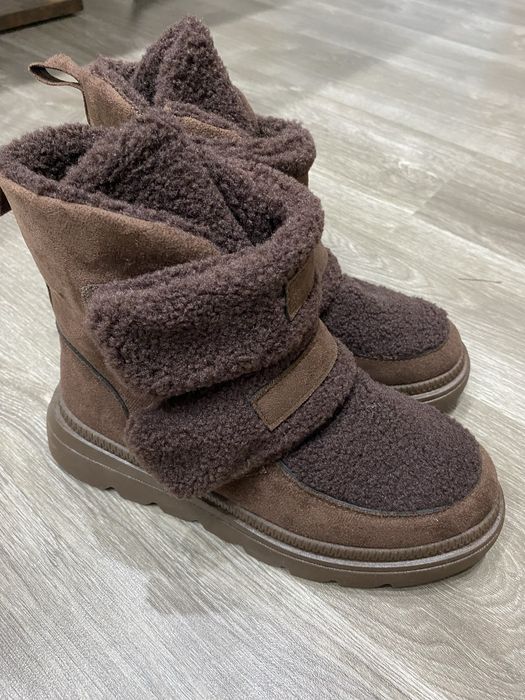 Продавам зимни боти чисто нови