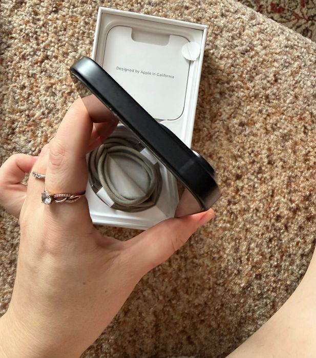 iPhone 15, память 128 гб