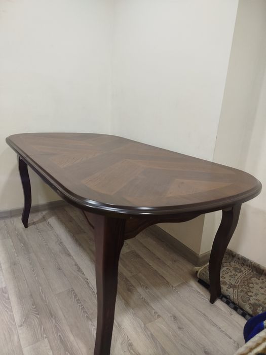 Дубовый Российский стол