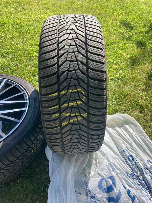Зимни гуми HANKOOK 255/40R/20 с джанти 20 + комплект болтове