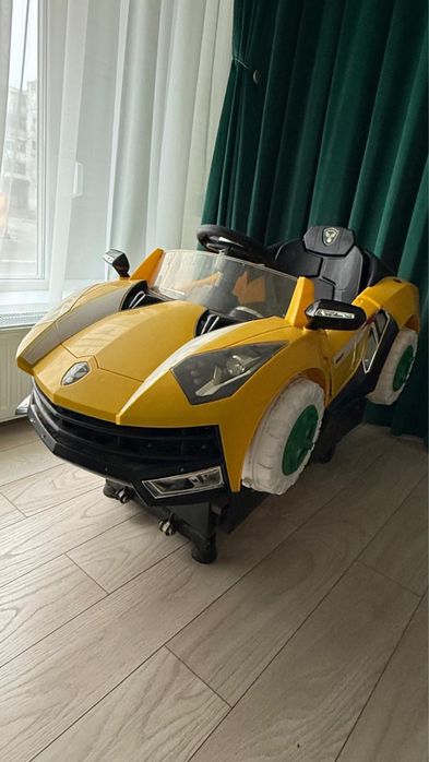 Mașinuță electrică pentru copii – model sport, galbenă