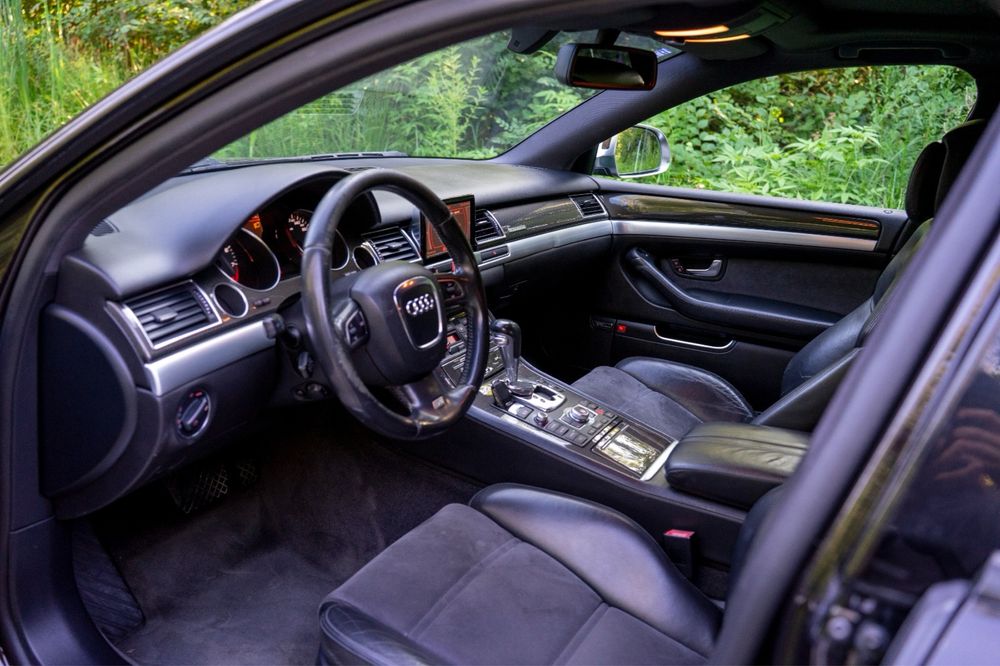Audi S8.   An 2009