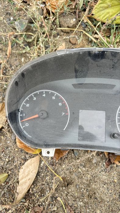 Щиток прибора на Лада гранта