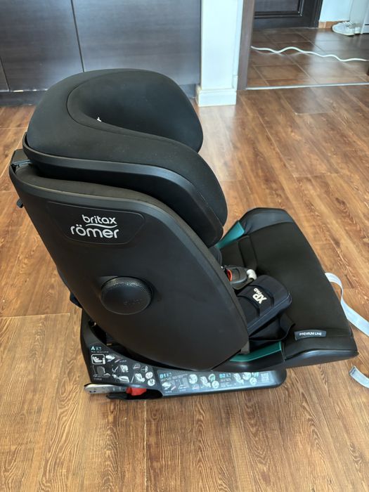 Детско столче за кола Britax romer Advansafix i size