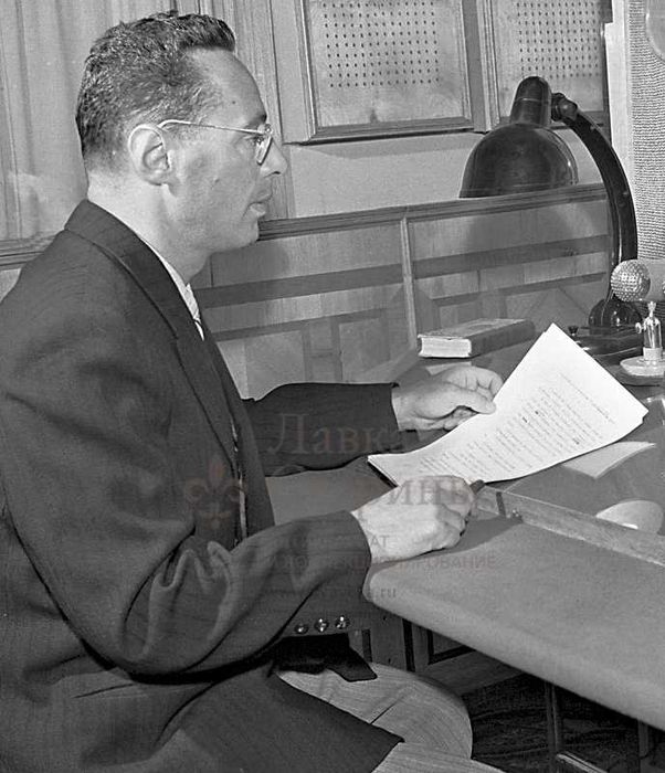 Карболитовая настольная лампа  СССР  1930-60 гг.