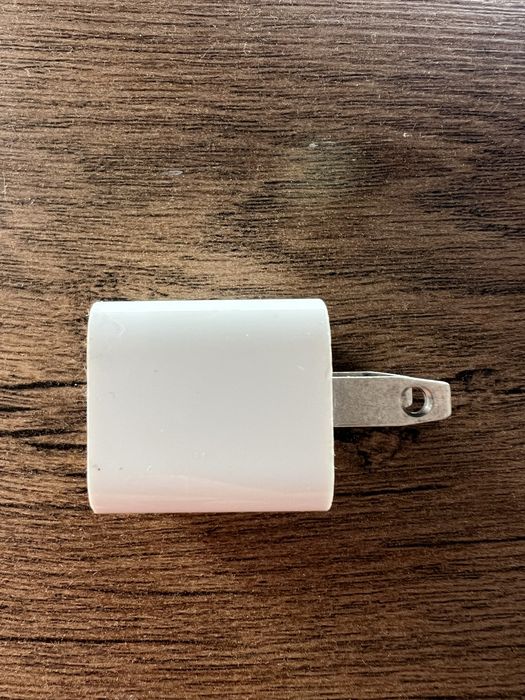Оригинален Apple адаптер за USA