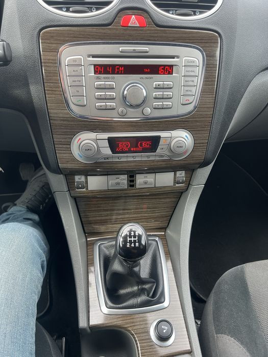 Vand Ford Focus Ghia flexifuel 1.8 benzina 2008