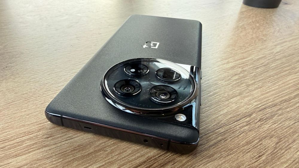 OnePlus 12 / 256GB / 12GB