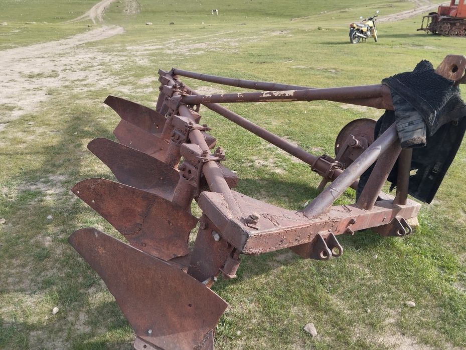 Bolgar dt 175 sotiladi