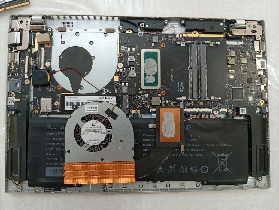 Ноутбук на запчасти