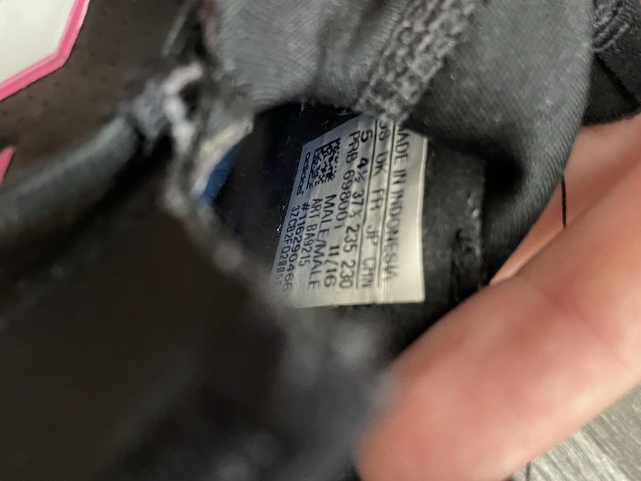 Футболни обувки адидас