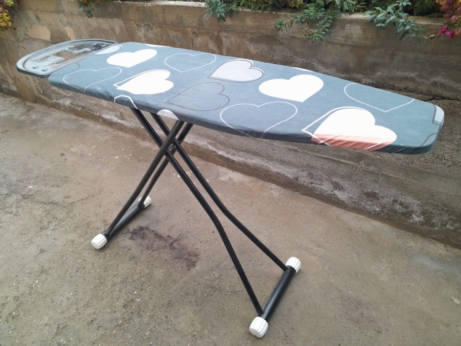 Dazmol stoli zudlik bilan sotiladi!