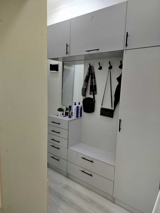 Продаётся 2х комнатная мансарда.Партьезд