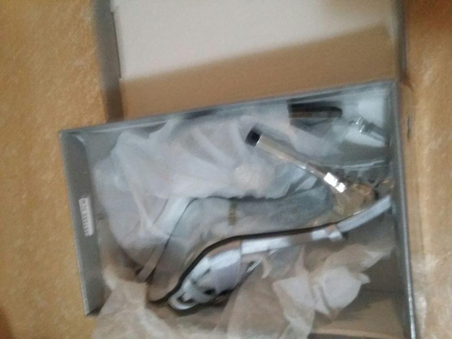 Vănd sandale dr ocazie din mătase cu broșă din strasuri