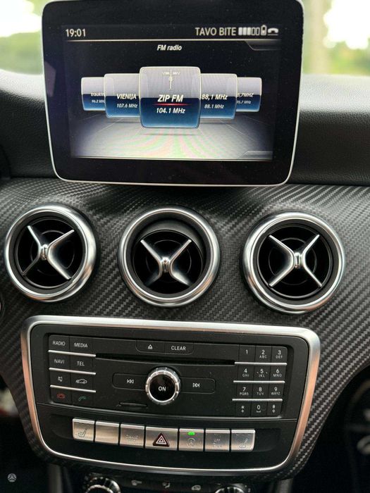 Mercedes Benz A180 AMG Line