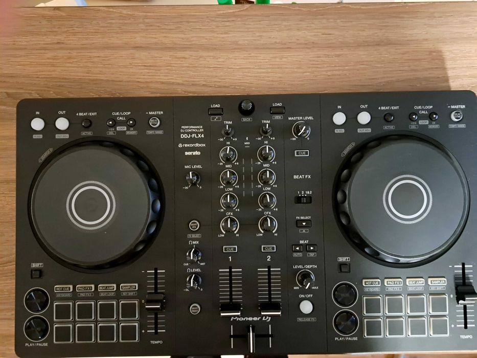 Pioneer DJ контролер DDJ-FLX4