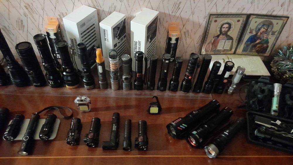 Lanterne metalice lumina puternica acumulator zoom raza 100-900m