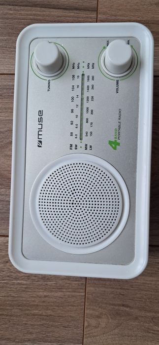 Radio Muse  M-05 SW(4 lungini de undă)