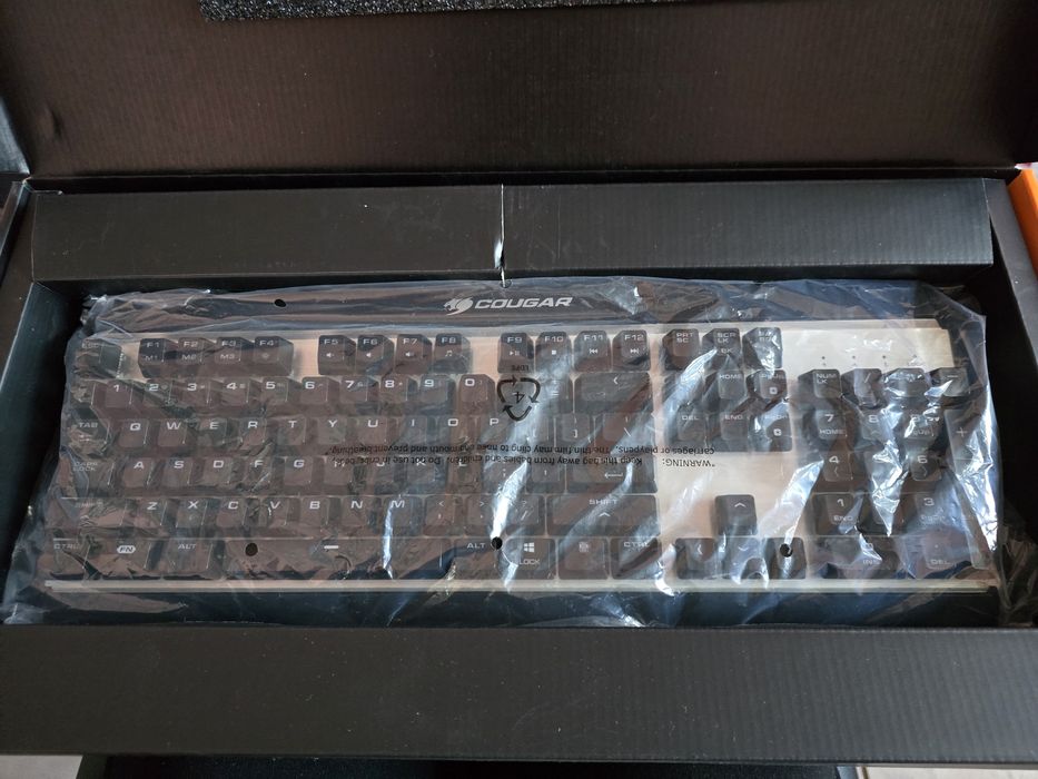 Cougar Attack X3 RGB - механична клавиатура с Cherry MX суичове