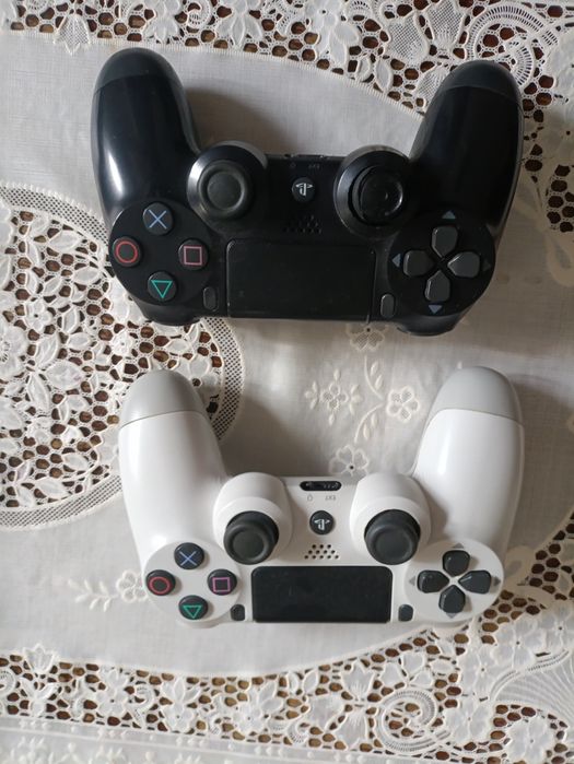 Продам PlayStation 4 fat