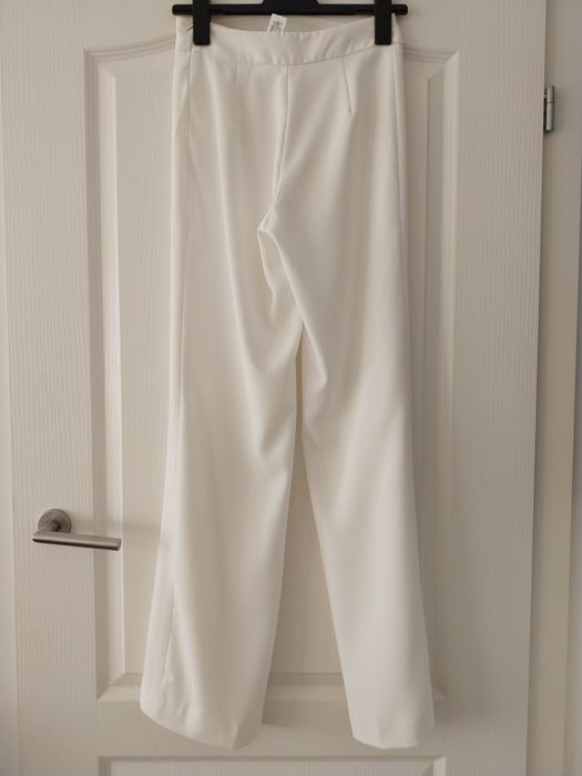 Pantaloni largi Zara