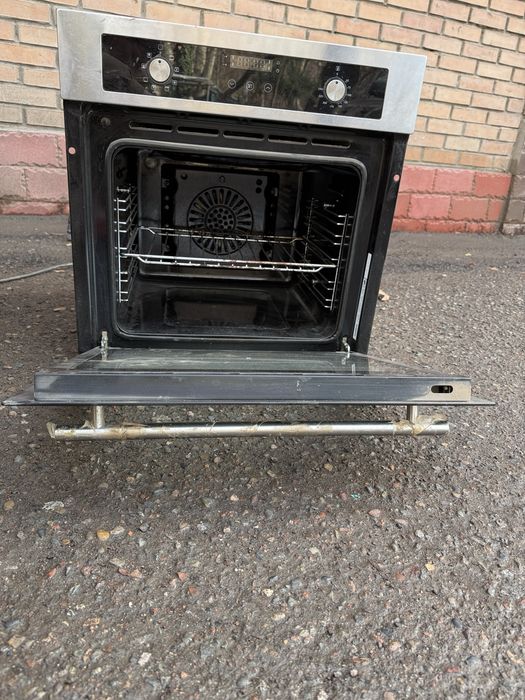 Продается духовой шкаф Lundberg  б/у