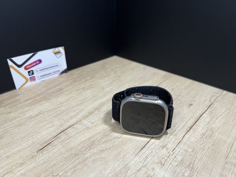 Apple Watch Ultra 49mm Natural Titanium Case Midnight Black Nike Sport