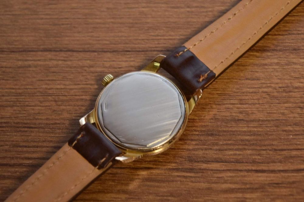 Ceas elvețian mecanic Hugar