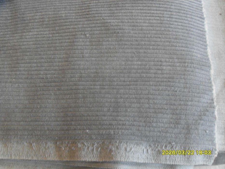 Продавам плат от ситно рипсено кадифе