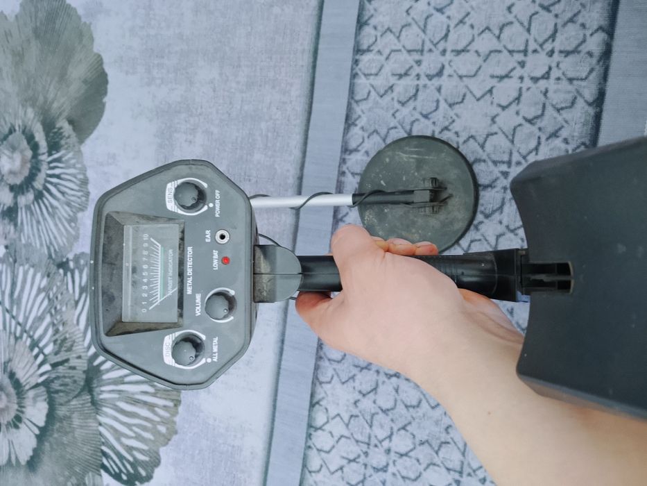 Продам металлоискатель