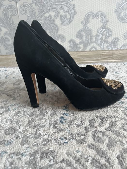 Продам замшевые туфли