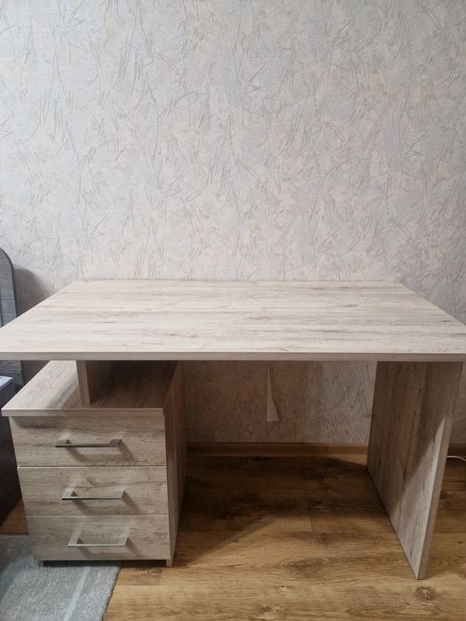 Продам стол рабочий