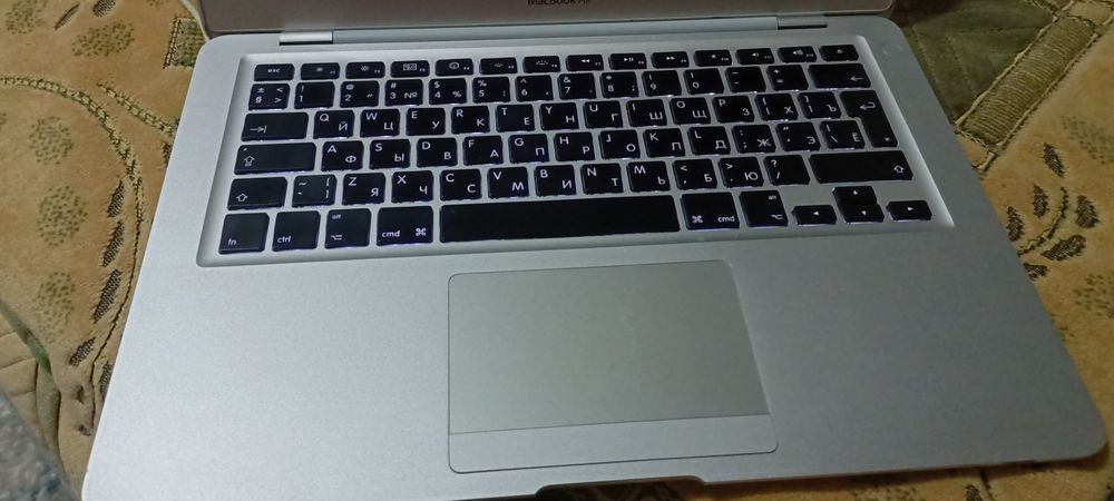 Продам MacBook air 13