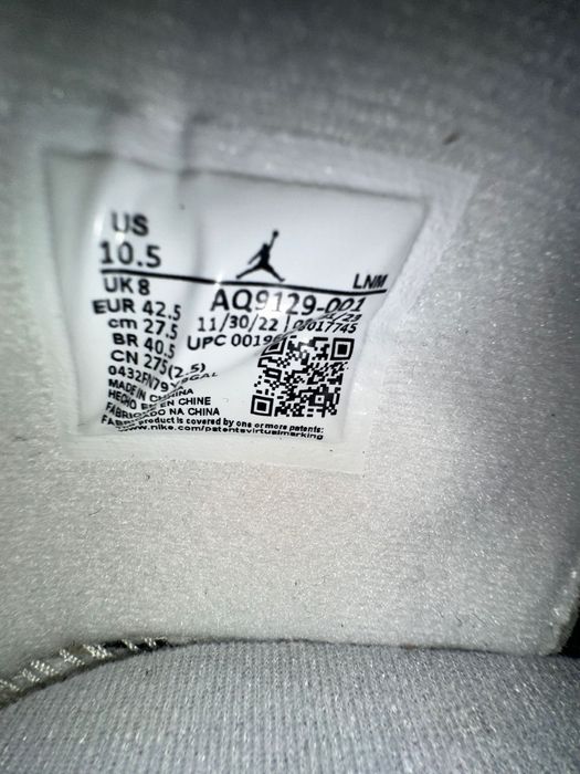 Jordan 4 Frozen Moments