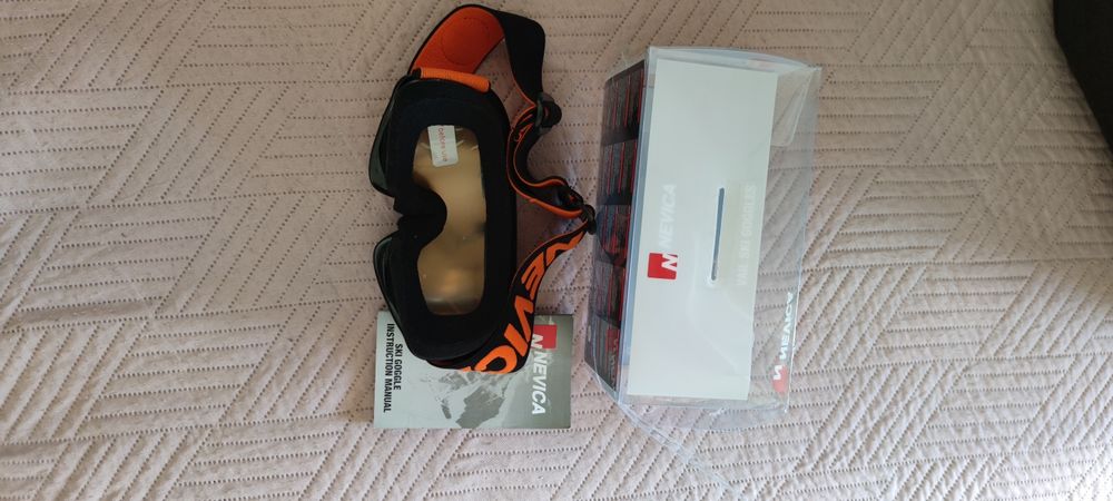 Продавам ски/сноуборд очила Nevica