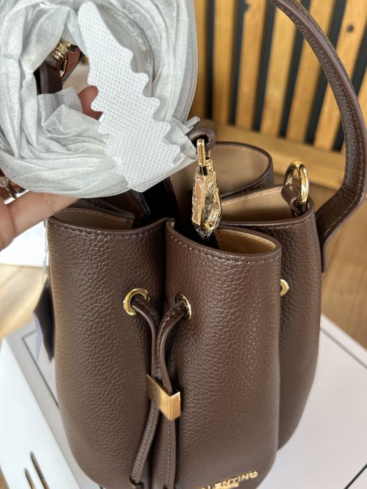 Чисто нова чанта(VALENTINO)