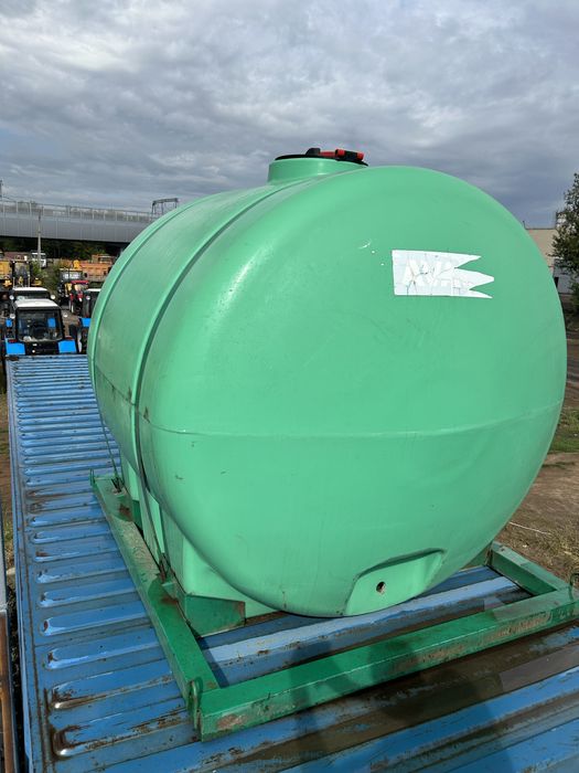 Продам емкость (бочку) 6кубов