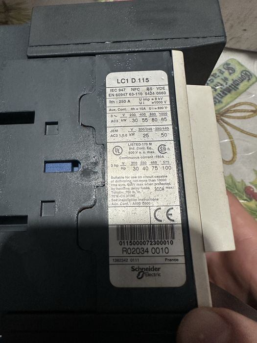 Индустриални контактори Schneider и Siemens