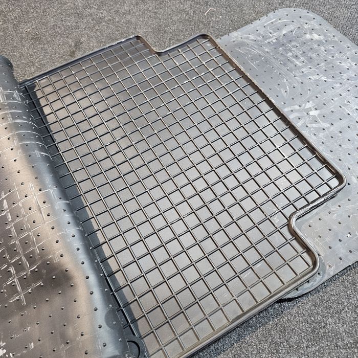 Covorase cauciuc noi originale Audi Q7 2006 ->