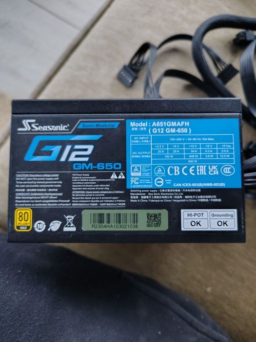 Sursa Seasonic 650W 80+ Gold semi modulara