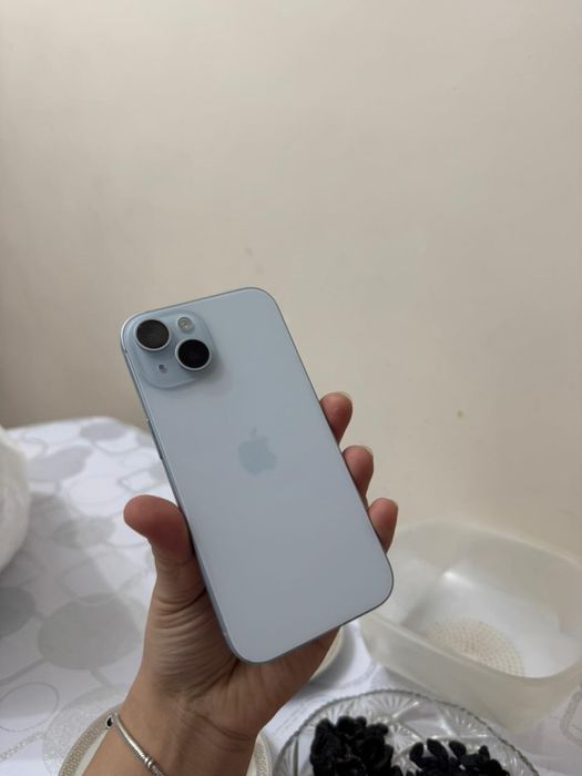 iPhone 15, голубой