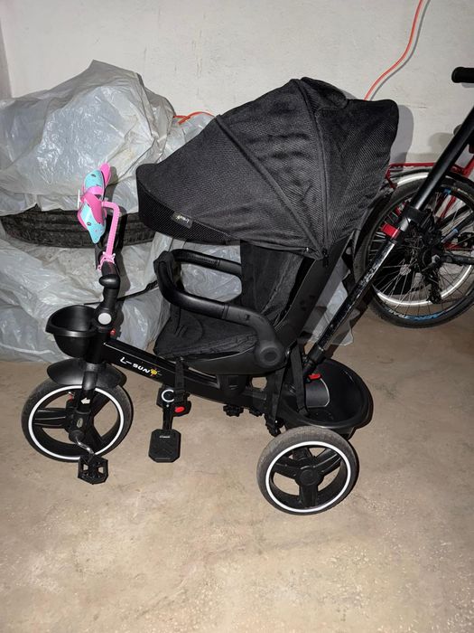 Tricicleta  in stare foarte bună ,nuanță...pe negru