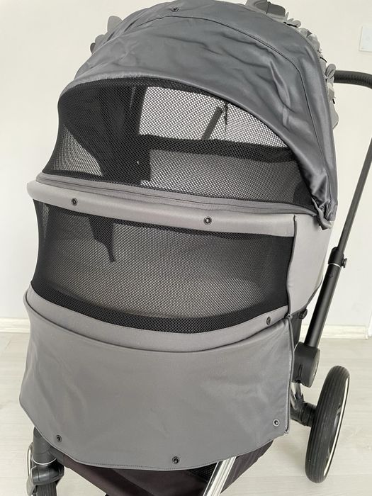 Cybex Priam/e-Priam 3 кош за новородено Lux Simply Flowers
