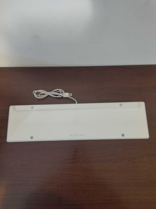 Продавам оригинална безжична и USB клавиатури Apple Magic keyboard