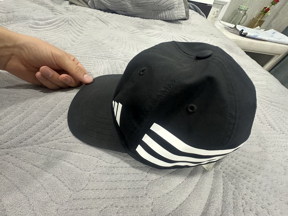 Продам кепку adidas